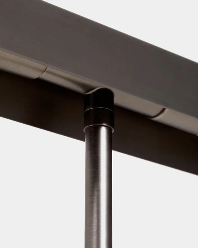 Lámpara de pie Lynor de acero cepillado - con base de mármol negro en Negro - Lámparas de pie, Uruguay | Kavehome, vista 4