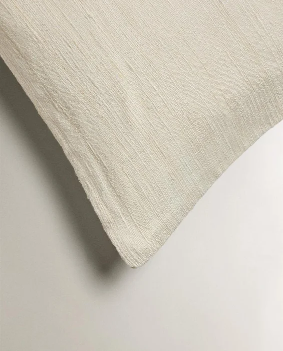 FUNDA COJÍN SEDA - Textiles, Uruguay | Zara Home, vista 3