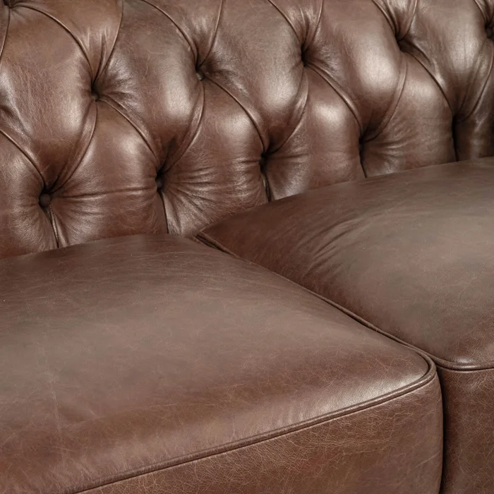 Sofa 2 Cuerpos Cuero-100-natural Marron New Chesterfield Choc. en Marrón - Sillones y sofás, Uruguay | Divino, vista 4