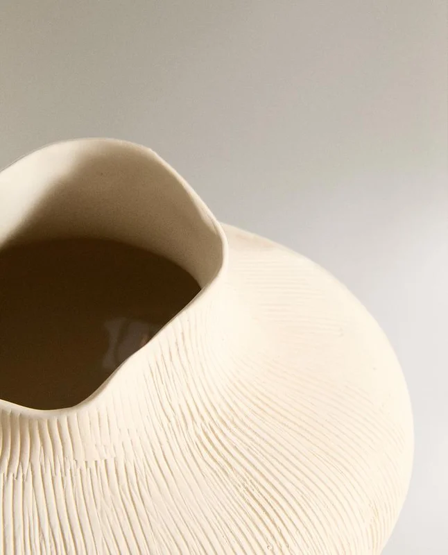 JARRÓN CERÁMICA IRREGULAR en Beige - Jarrones, Uruguay | Zara Home, vista 4