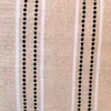 Almohadón Algodón Raya Gris rectangular en Gris - Textiles, Uruguay | Indrana, vista 4 de 4