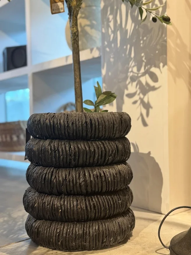 CANASTO CRAFTS TRENZADO ESPIRAL NEGRO en Negro - Canastos, Uruguay | Masinfinito Casa, vista 2