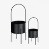 Set redondo Mash de 2 maceteros con asa metal negro Ø 25 cm / Ø 16,5 cm en Negro - Macetas, Uruguay | Kavehome, vista 1 de 7