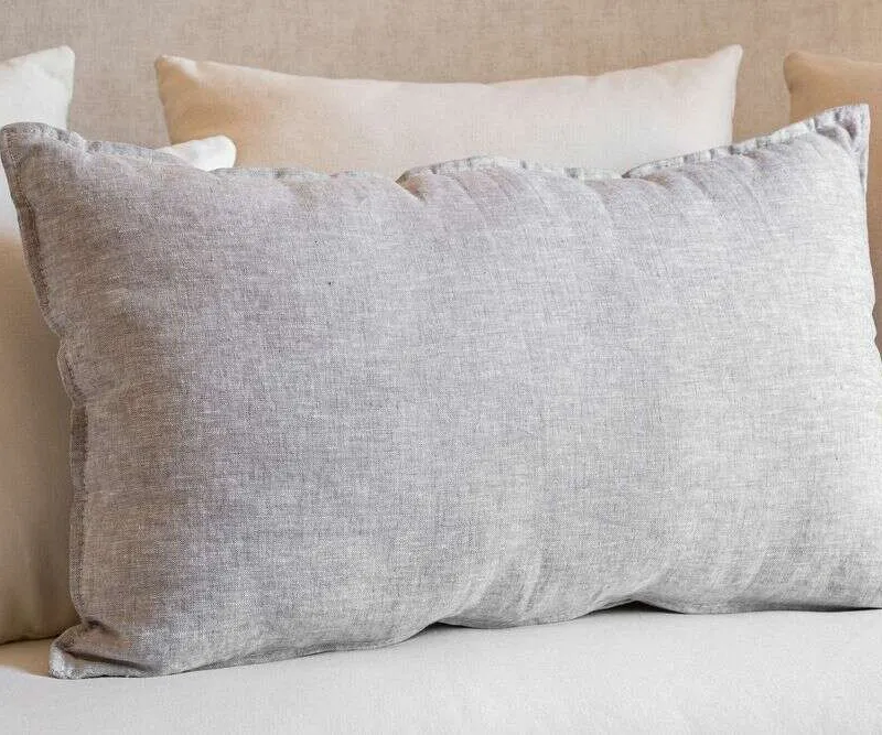 ALMOHADON PAZ LINO GRIS CLARO - 70 X 43 en Gris - Textiles, Uruguay | La Iberica