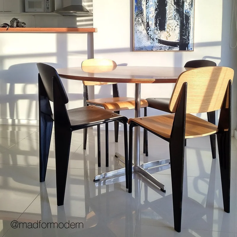 Standard Chair | Jean Prouvé en Negro - Sillas, Uruguay | Mad for Modern, vista 4