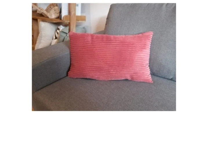 Almohadón Pana Cranberry red (trama a rayas) en Rojo - Textiles, Uruguay | Finkel