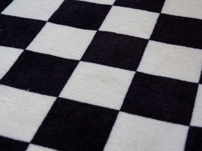alfombra damera negra en Negro - Alfombras, Uruguay | Proyecto Forma