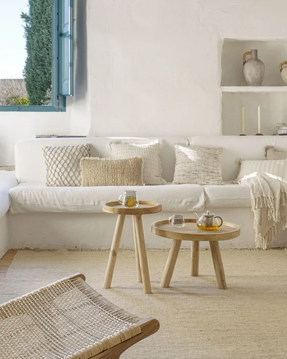 Mesa de centro redonda Glenda madera maciza teca Ø 55 cm en Madera natural - Mesas de living, Uruguay | Kavehome, vista 2