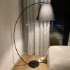 Lámpara de pie curva Copenhague en Negro - Lámparas de pie, Uruguay | Alta Gracia Deco, vista 3 de 8