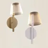 Portátil led de pared - efecto luz flotante - Dorada champagne en Dorado - Lámparas de mesa, Uruguay | Iluminica, vista 4 de 6