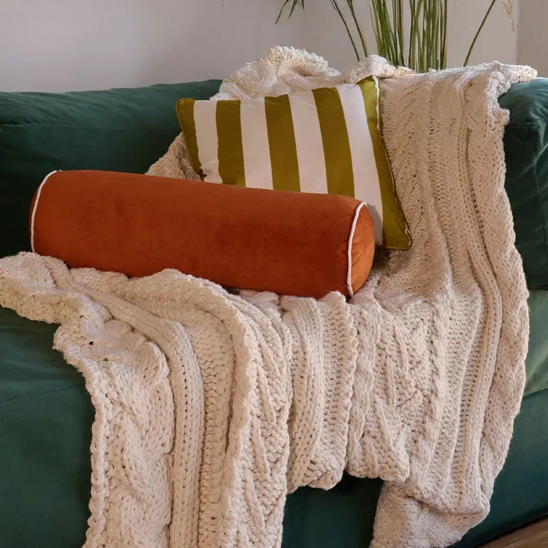 Manta Chunky tejida a mano en Beige - Textiles, Uruguay | Cabana