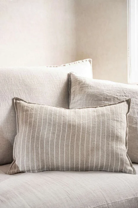 ALMOHADON LINO ALTO GRAMAJE RAYADO BEIGE - 60 X 40 CMS en Beige - Textiles, Uruguay | La Iberica, vista 2