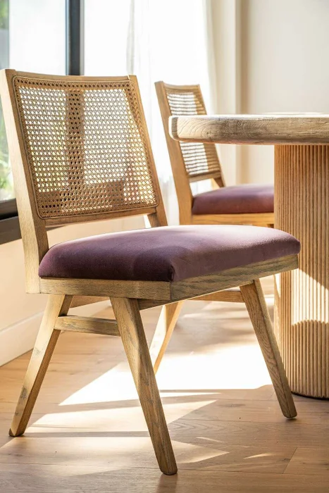 SILLA MODERNA CON ESTERILLA - TERCIOPELO UVA en Violeta - Sillas, Uruguay | La Iberica