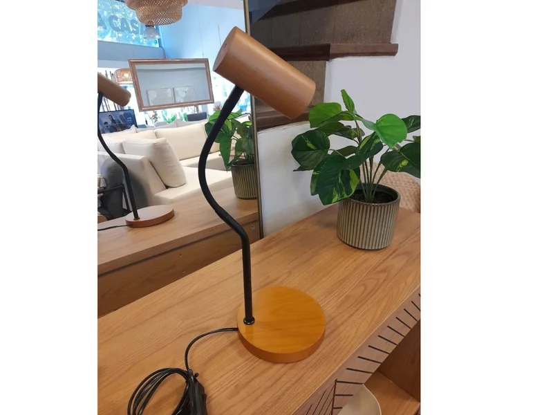 Lámpara de Mesa Flexible en Madera natural - Lámparas de mesa, Uruguay | Finkel, vista 3