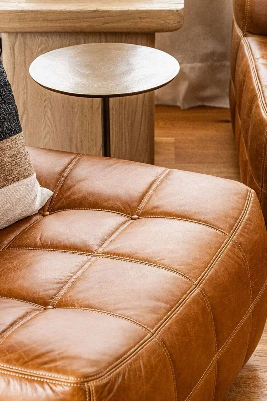 BUTACA COLUMBIA - CUERO ITALIANO CARAMELO en Marrón - Sillones y sofás, Uruguay | La Iberica, vista 40