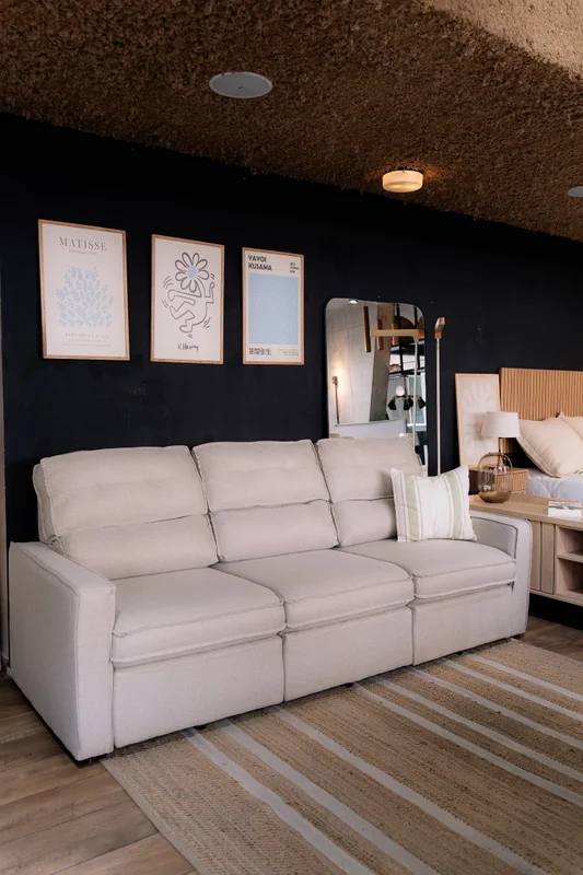 Sofá Retráctil Amsterdam 3 Cuerpos 230cm – Beige en Madera natural - Sillones y sofás, Uruguay | Berna Home, vista 4