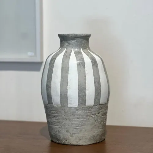 Botella mitad rayas gris en Gris - Jarrones, Uruguay | FMB