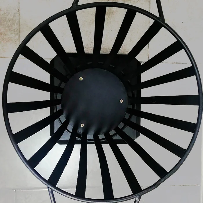 Brasero en hierro negro Calabria en Negro - Muebles para el exterior, Uruguay | Alta Gracia Deco, vista 3