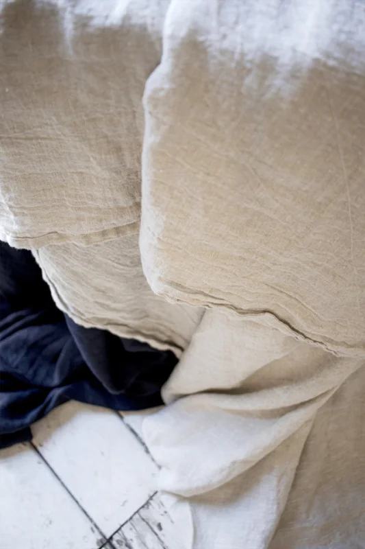 MANTEL LINO NEGRO en Negro - Textiles, Uruguay | Sentido Jose Ignacio, vista 3