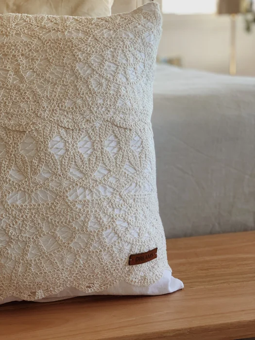 Almohadón Crochet – 50×50 - Textiles, Uruguay | Dreams On Time