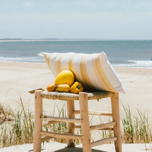 BANCO KANDICE en Madera natural - Butacas, banquetas y puffs, Uruguay | Sentido Jose Ignacio