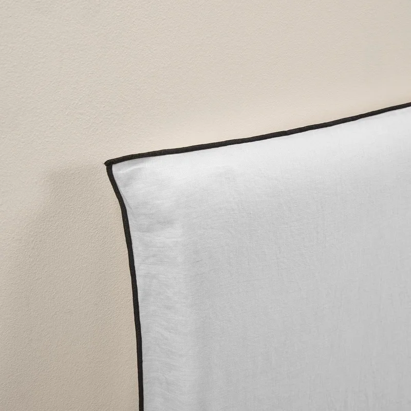 Respaldo con funda con vivos pestaña en Blanco - Dormitorio, Uruguay | Pieza Clave, vista 4