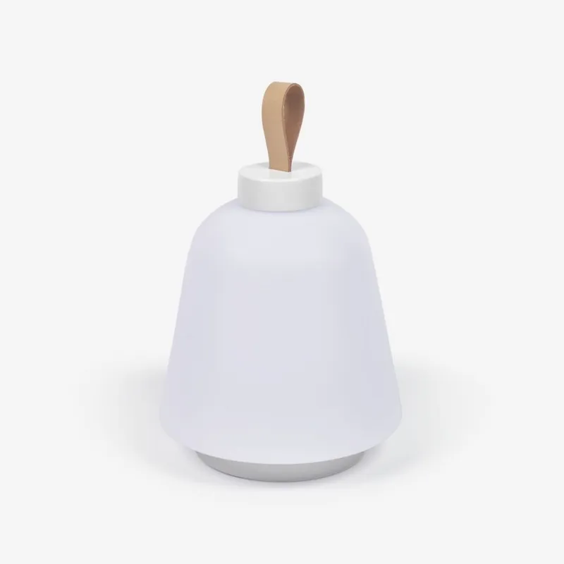 Lámpara de mesa Udiya de polietileno y metal acabado blanco en Blanco - Lámparas de mesa, Uruguay | Kavehome