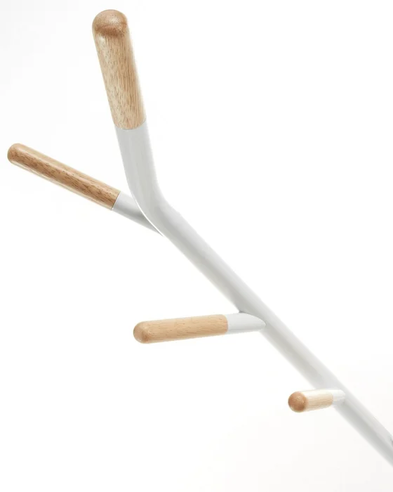 Perchero Nerb acero blanco y madera de caucho natural 175 cm en Blanco - Percheros y colgadores, Uruguay | Kavehome, vista 3