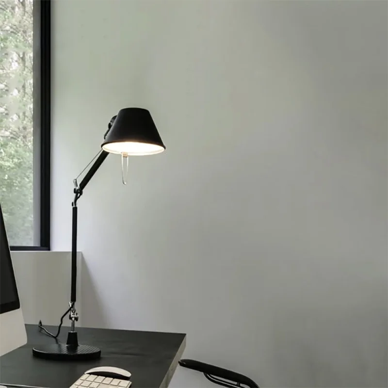 Lámpara de Mesa Charlotte Negra en Negro - Lámparas de mesa, Uruguay | Serlux, vista 7
