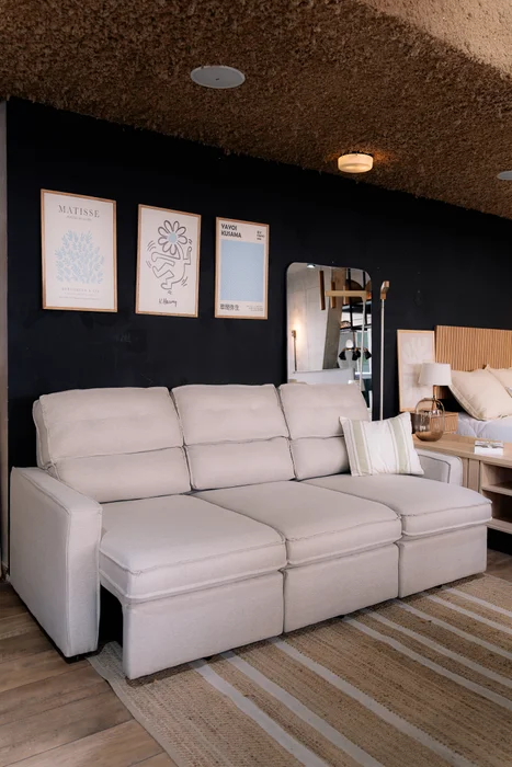 Sofá Retráctil Amsterdam 3 Cuerpos 230cm - Beige en Madera natural - Sillones y sofás, Uruguay | Berna home, vista 3