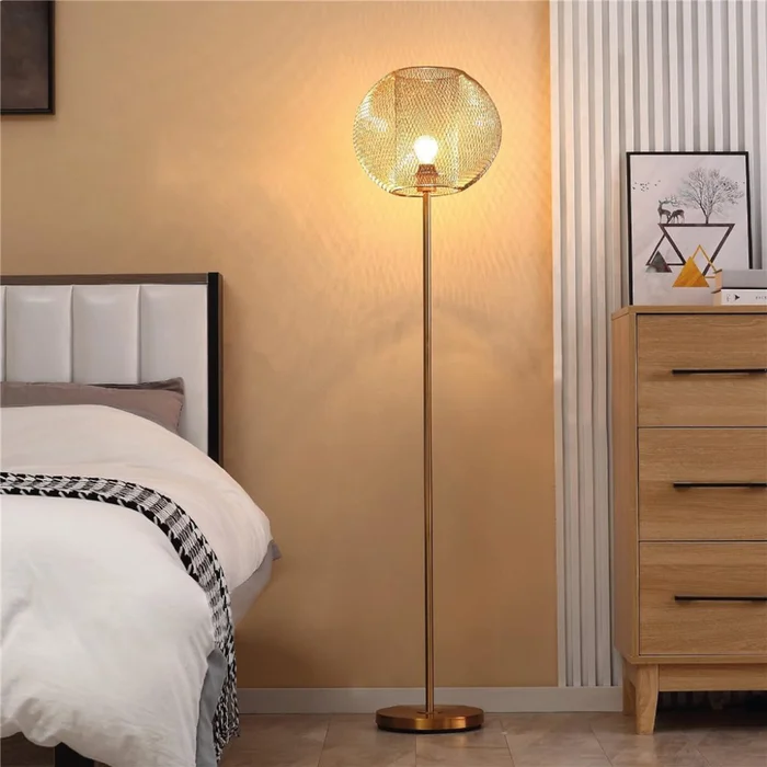 LAMPARA DE PIE D35x150CM METAL DORADO en Dorado - Lámparas de pie, Uruguay | Koz, vista 3