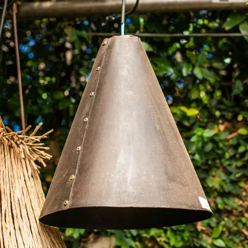 Cono - Zainas en Marrón - Lámparas colgantes, Uruguay | Zainas