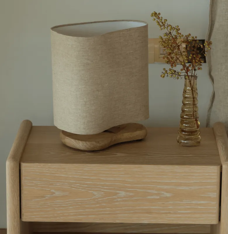 L. MESA MEGAN en Beige - Lámparas de mesa, Uruguay | Masinfinito Casa