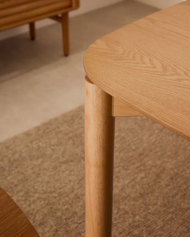 Mesa Indara de chapa de fresno con acabado tono natural 160 x 90 cm en Madera natural - Mesas de comedor, Uruguay | Kavehome, vista 3