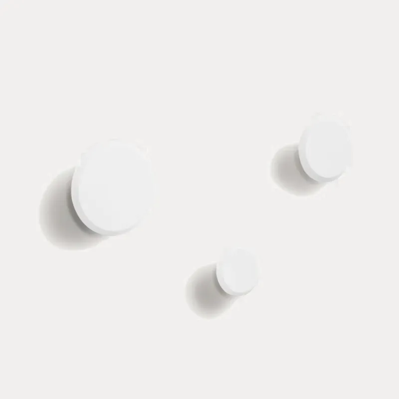 Set Nadua de 3 colgadores madera maciza de haya acabado - blanco en Blanco - Percheros y colgadores, Uruguay | Kavehome