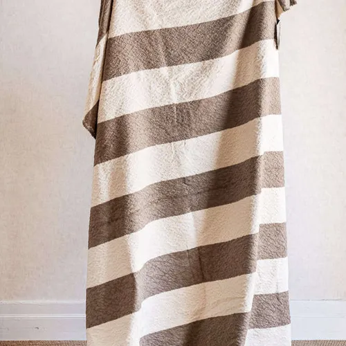 MANTA AUSTRIACA MAISON BROWN - 2.00 X 1.50 MTS en Marrón - Textiles, Uruguay | La Iberica
