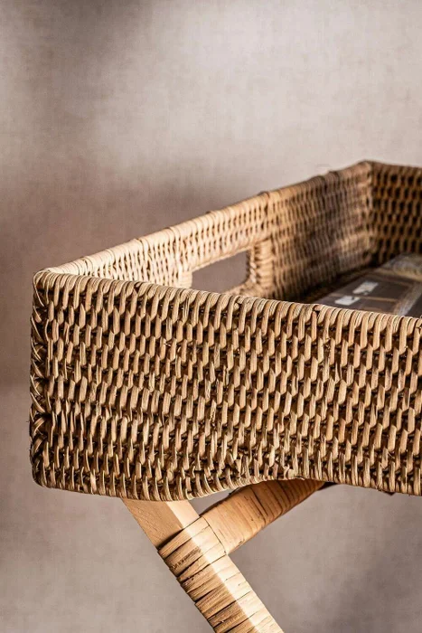BANDEJA DE RATTAN CON SOPORTE / MESA AUXILIAR / BARCITO NUDE en Madera natural - Mesas de living, Uruguay | La Iberica, vista 2
