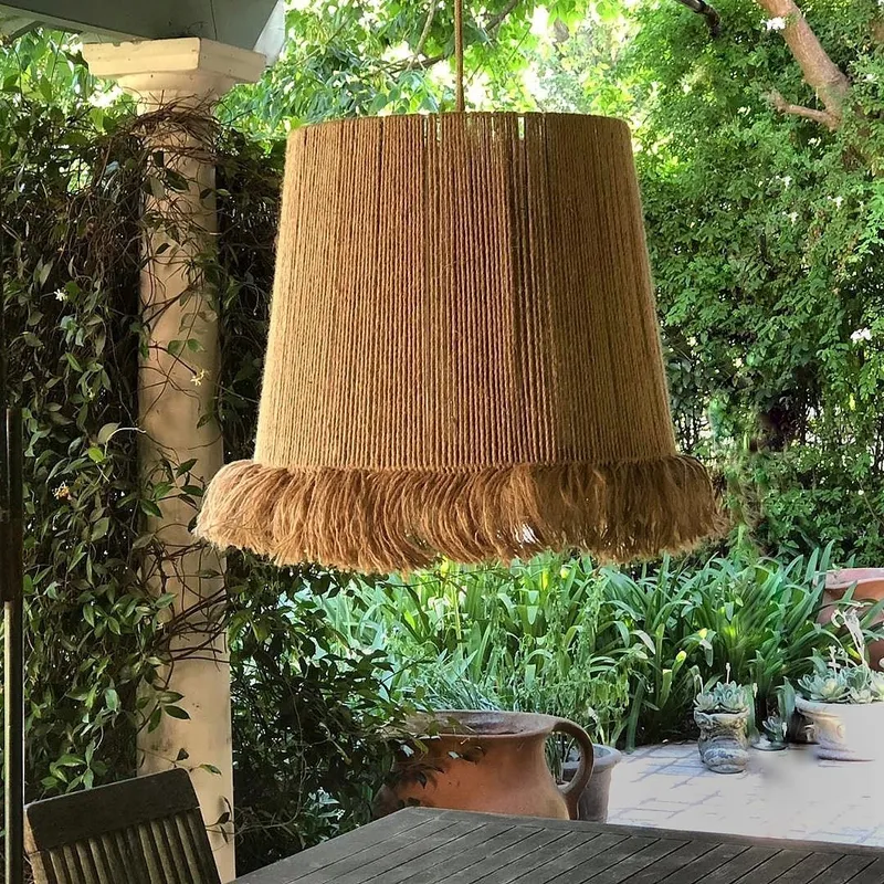 Colgante Cónico con peludo en hilo en Beige - Lámparas colgantes, Uruguay | La Perla