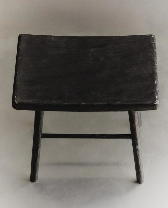 TABURETE MARTILLADO MADERA en Marrón - Sillas, Uruguay | Zara Home