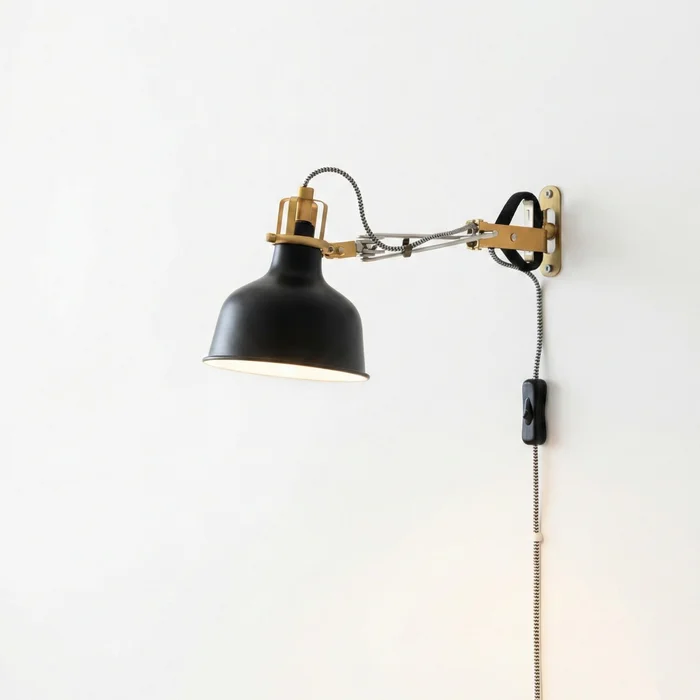 Aplique de Pared Nora Scissor Gold en Negro - Iluminación, Uruguay | La Perla