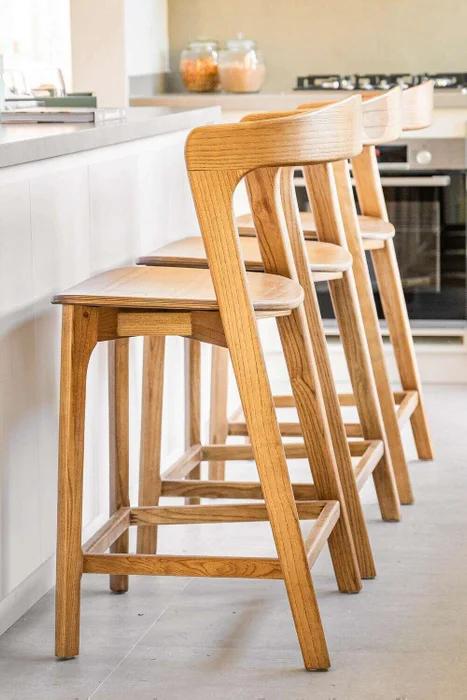 SILLA DE BAR BONHAM - MIEL en Madera natural - Sillas, Uruguay | La Iberica