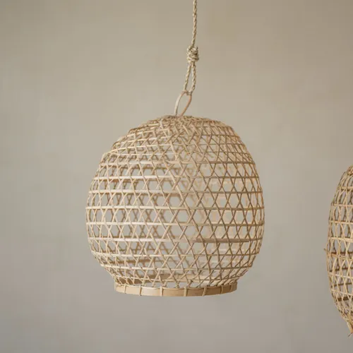 Lámpara de techo Bella M en Madera natural - Lámparas colgantes, Uruguay | De Arcos