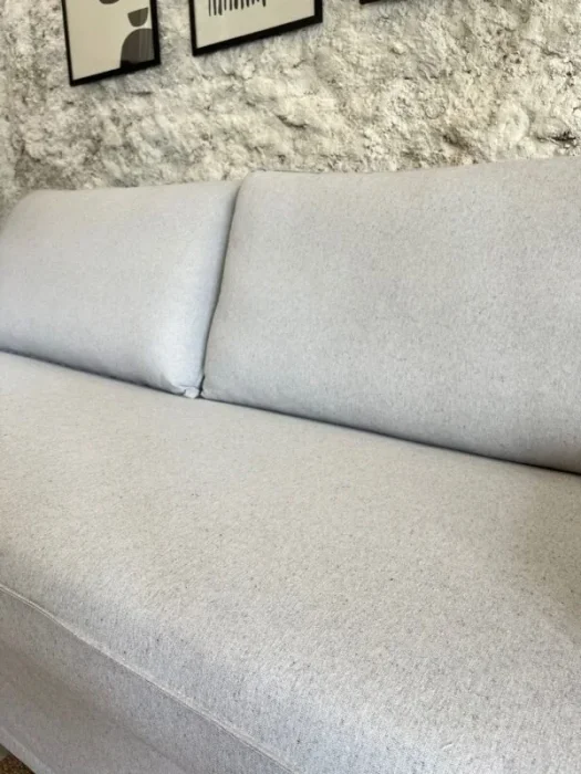 Sofá Manchester con Funda Desmontable 3 Cuerpos (205cm) – Gris Claro en Gris - Sillones y sofás, Uruguay | Berna Home, vista 6