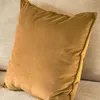 ALMOHADON TERCIOPELO ORO - 55 X 55 CMS en Dorado - Textiles, Uruguay | La Iberica, vista 14 de 18