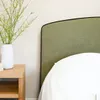 Respaldo tapizado con vivos curvos en Rosa - Dormitorio, Uruguay | Pieza Clave, vista 3 de 8