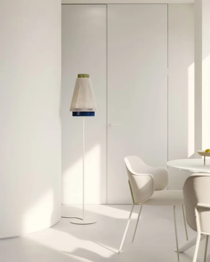 Lámpara de pie Yuvia de algodón con acabado beige y azul en Multicolor - Lámparas de pie, Uruguay | Kavehome, vista 2