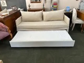 Sofá con cama marinera enfundado - Sillones y sofás, Uruguay | Viladecó Muebles, vista 3