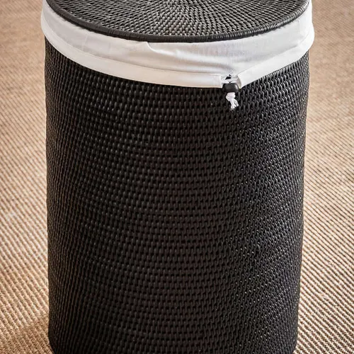 CESTO PARA ROPA RATTAN - BLACK en Negro - Canastos, Uruguay | La Iberica