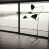 Lampadaire 3 Bras Pivotant | Serge Mouille en Negro - Lámparas de pie, Uruguay | Mad for Modern, vista 1 de 3