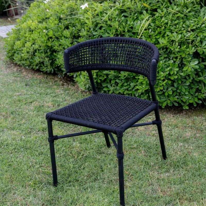 Silla en cuerda náutica negra y aluminio en Negro - Sillas, Uruguay | Entrecasa